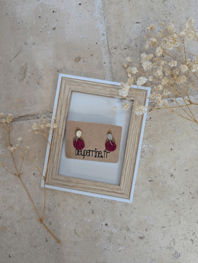 Boucles d'oreille clous rouges