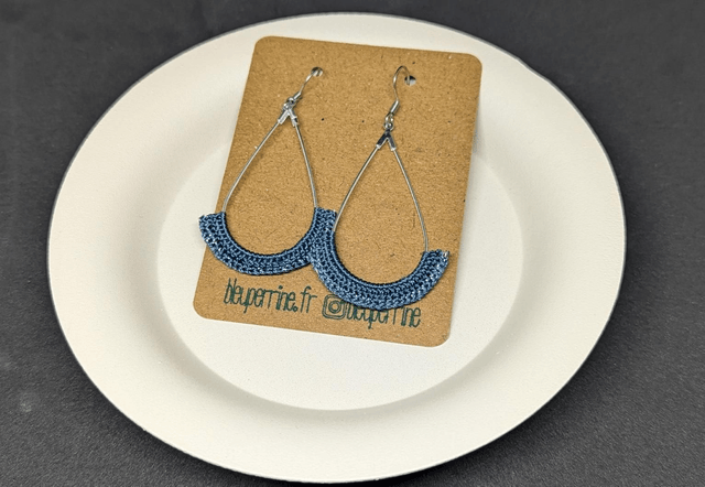 Boucles d'oreilles Créoles goutte d'eau bleu gris